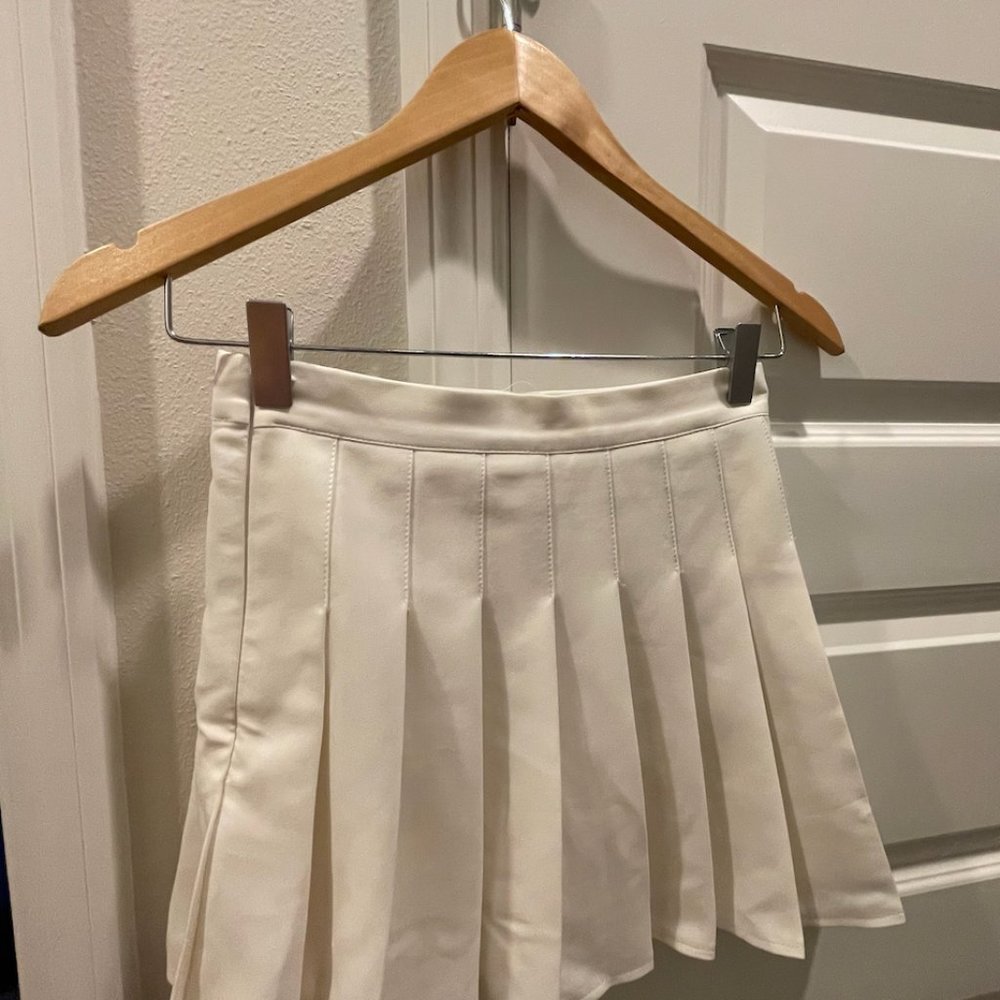 Size 2 Mini White Tennis Skirt